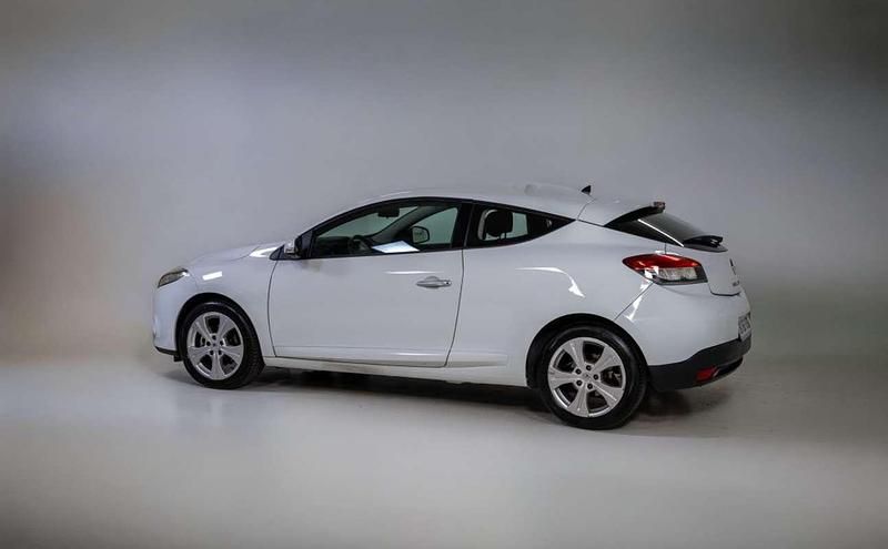 Usado Renault Mégane III Expression 111 CV (81 kW) 2009 Blanco Coupe