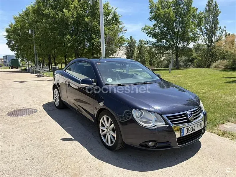 Usado VW Eos Individual 140 CV (102 kW) 2006 Azul Descapotable