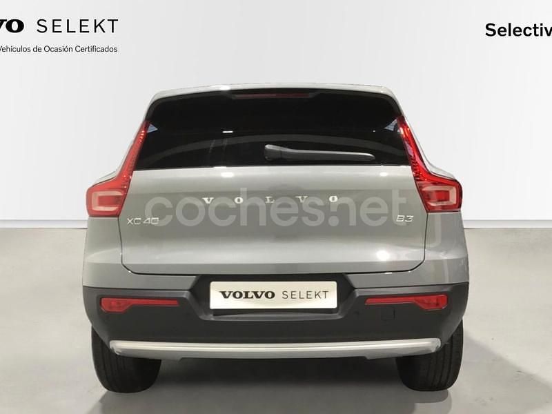 Nuevo Volvo XC40 Core 163 CV (119 kW) 2025 Gris / plata SUV