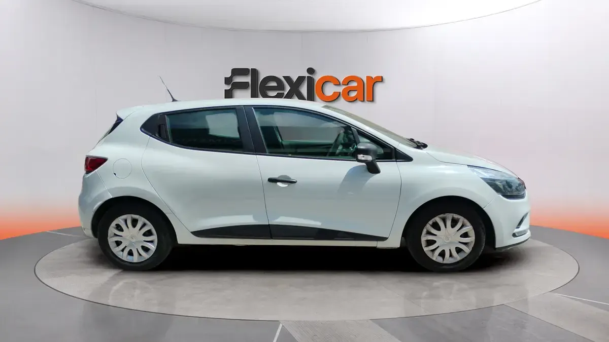 Usado Renault Clio IV Business 76 CV (55 kW) 2018 Blanco Berlina