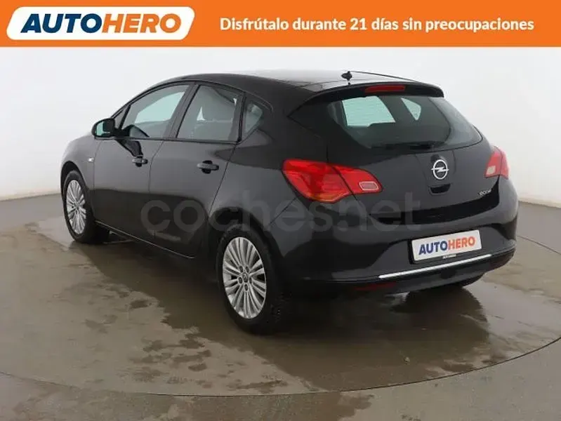 Używany Opel Astra Selective 110 KM (80 kW) 2015 Czarny Sedan/Limuzyna