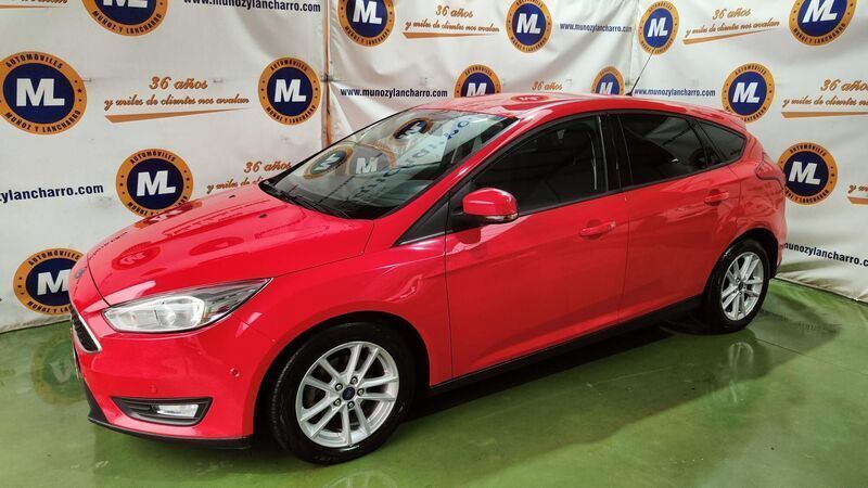 Usado Ford Focus Trend+ 125 CV (91 kW) 2017 Rojo