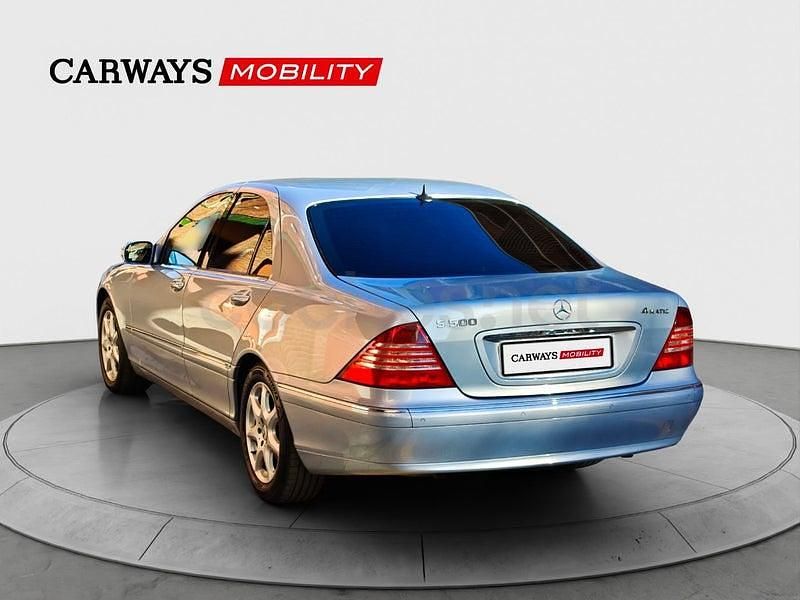 Usado Mercedes S500 306 CV (225 kW) 2004 Gris / plata Berlina
