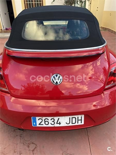 Usado VW Beetle Cabriolet Design 110 CV (80 kW) 2015 Rojo Descapotable
