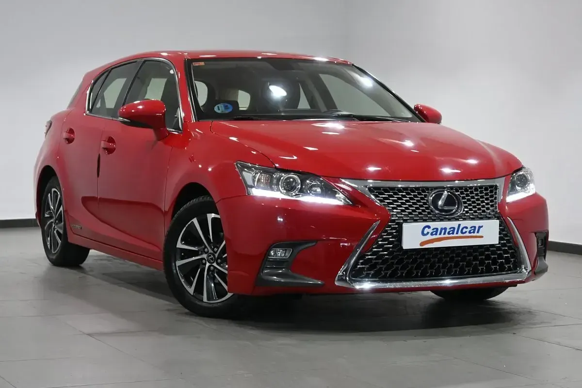 Usado Lexus CT200h Business Edition 136 CV (100 kW) 2019 Rojo
