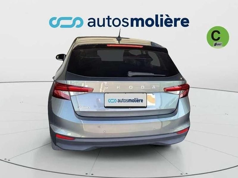 Usado Skoda Fabia Style 110 CV (80 kW) 2023 Gris Utilitario