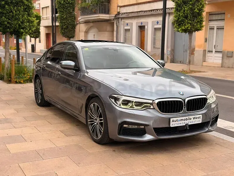 Usado BMW 530 Comfort Edition 252 CV (185 kW) 2017 Gris / plata Berlina