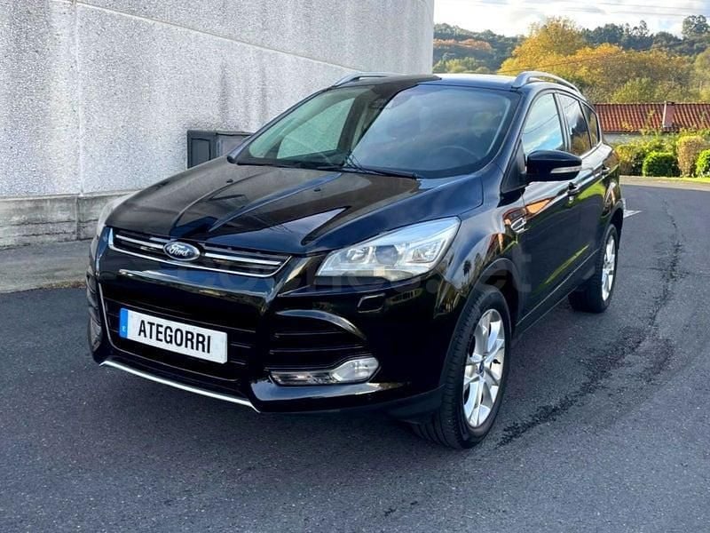 Usado Ford Kuga Titanium S 150 CV (110 kW) 2015 Negro SUV