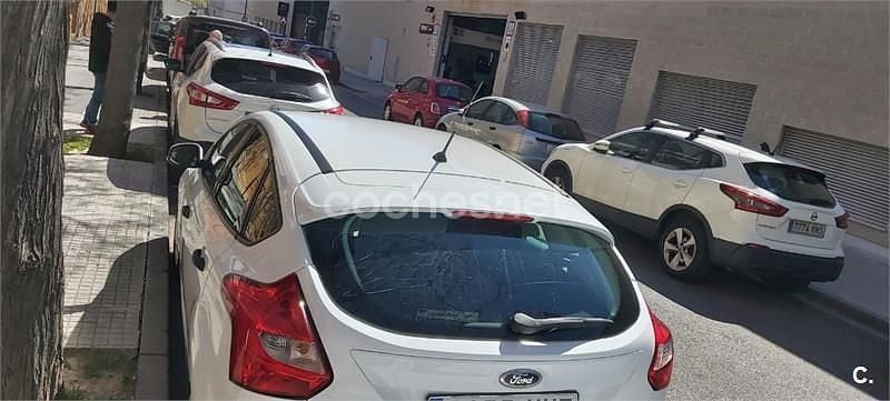 Usado Ford Focus Trend 95 CV (69 kW) 2011 Blanco Berlina