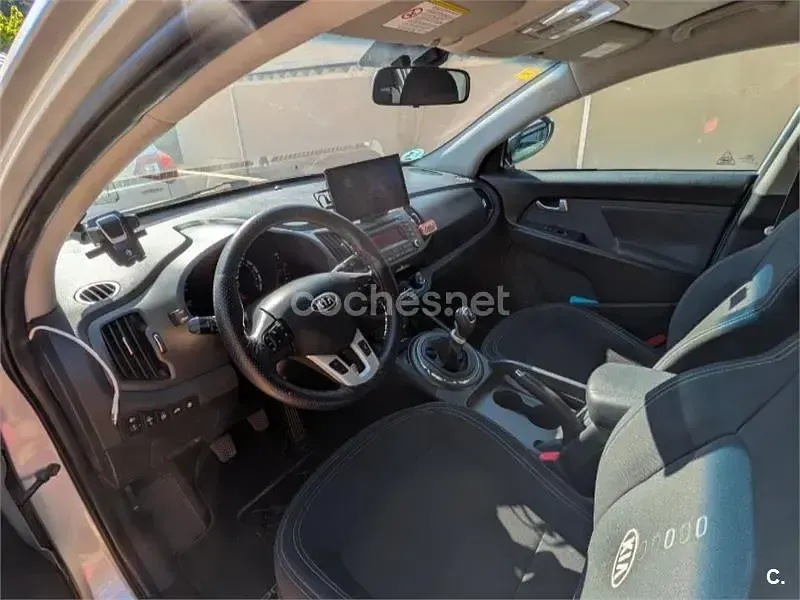 Usado Kia Sportage 135 CV (99 kW) 2011 Gris / plata SUV