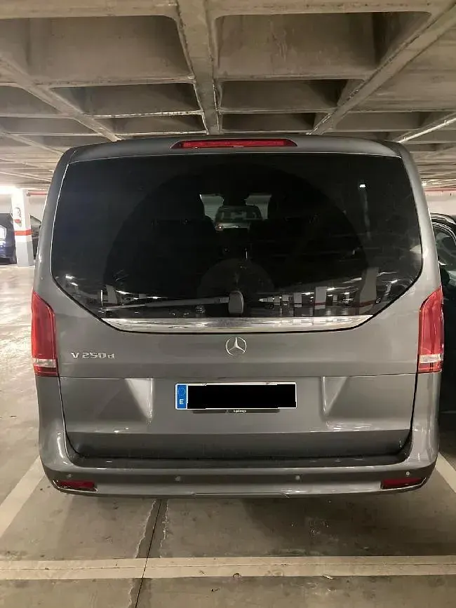 Usado Mercedes V250 Exclusive 190 CV (139 kW) 2022 Gris / plata Monovolumen