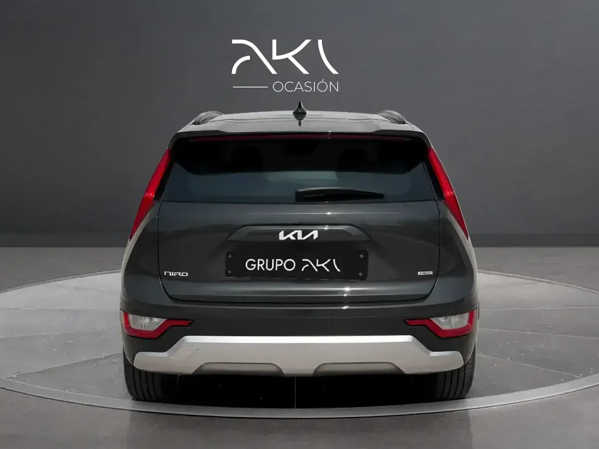 Usado Kia Niro 129 CV (94 kW) 2025 Gris SUV