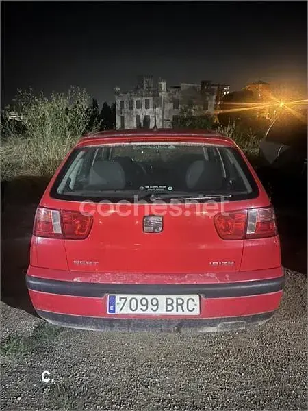 Usado Seat Ibiza Stella 60 CV (44 kW) 2001 Rojo Utilitario