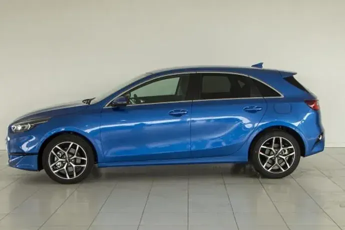Usado Kia Ceed 136 CV (100 kW) 2022 Azul Utilitario