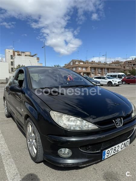 Negro Usado 2003 Peugeot 206 GTi Berlina | 2800 € (Buen precio) - Imagen 1/3