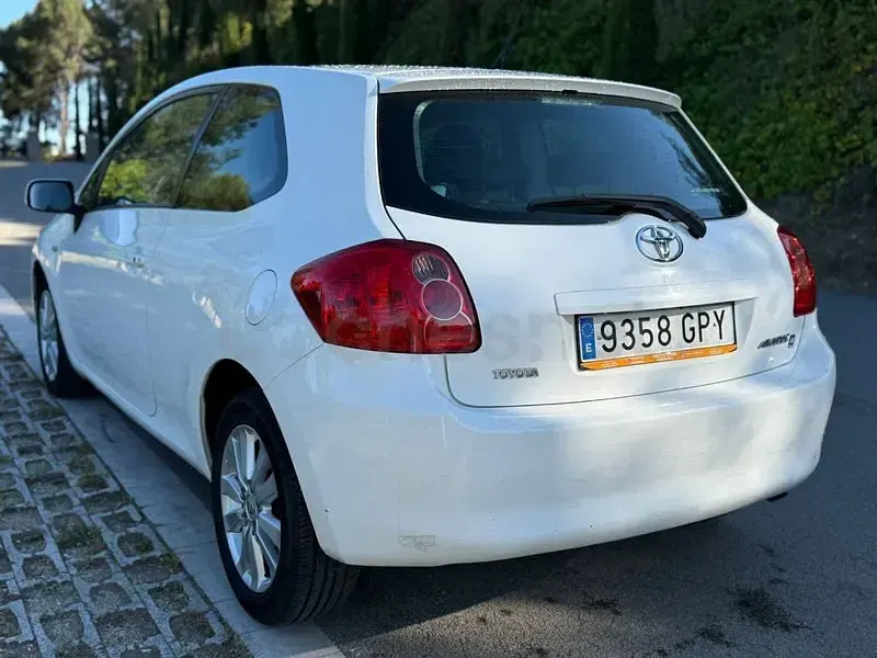 Usado Toyota Auris Advance 132 CV (97 kW) 2009 Blanco Utilitario