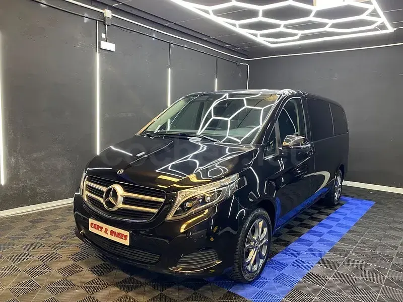 Usado Mercedes V220 163 CV (119 kW) 2019 Negro Monovolumen