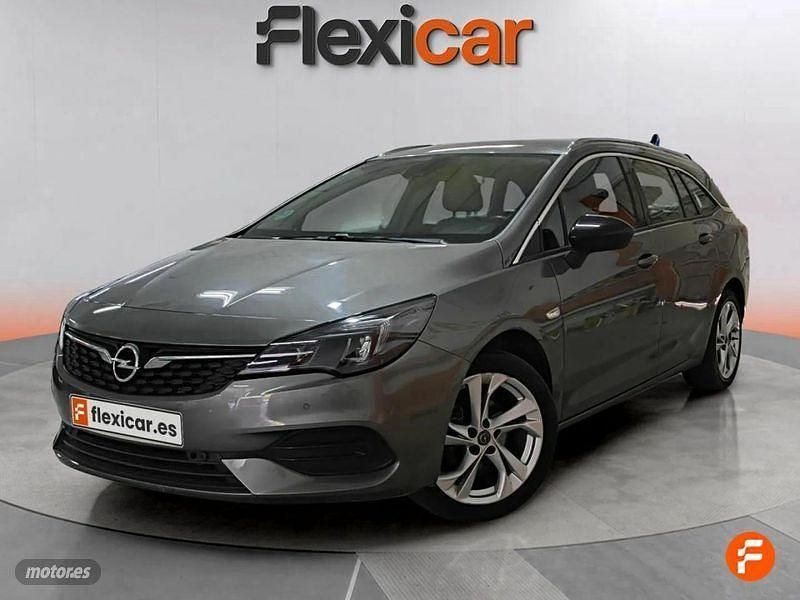 Usado Opel Astra Business 130 CV (95 kW) 2021 Gris Familiar