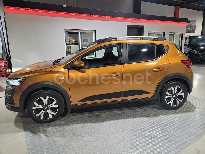 Usado Dacia Sandero Essentiel 100 CV (73 kW) 2021 Naranja Berlina