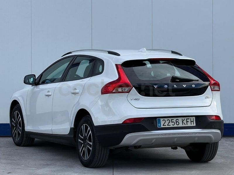 Usado Volvo V40 CC 120 CV (88 kW) 2018 Blanco Familiar