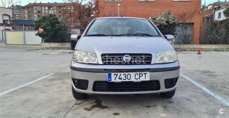 Gris / plata Usado 2004 Fiat Punto Dynamic Utilitario | 1999 € (Precio justo) - Imagen 1/4