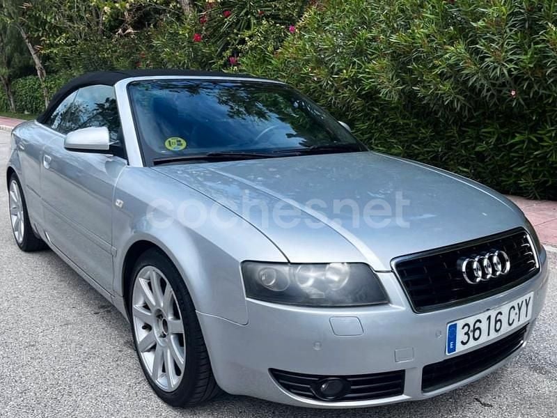 Usado Audi A4 Cabriolet 220 CV (161 kW) 2002 Gris / plata Descapotable