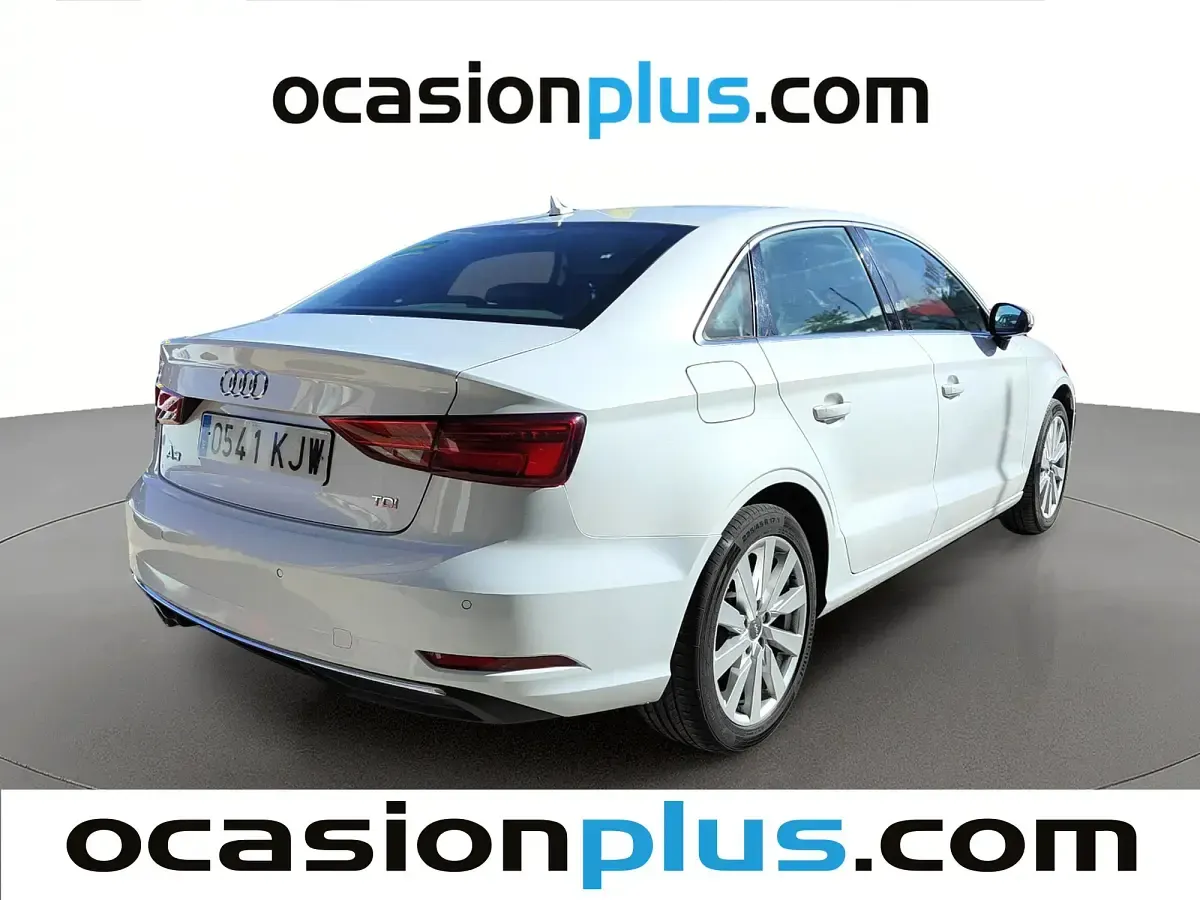 Usado Audi A3 Design 116 CV (85 kW) 2018 Blanco Berlina