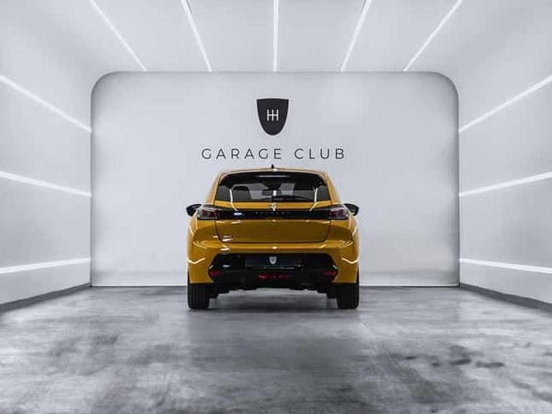 Usado Peugeot 208 Allure 102 CV (75 kW) 2023 Amarillo Utilitario