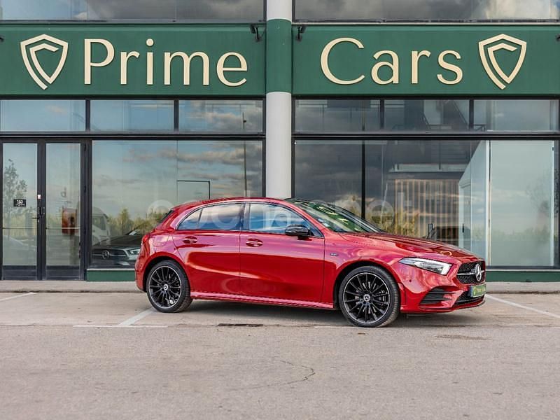 Usado Mercedes A250 218 CV (160 kW) 2022 Granate Berlina