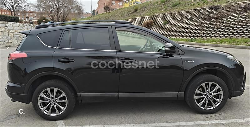 Usado Toyota RAV4 Hybrid Advance 197 CV (144 kW) 2016 Negro SUV
