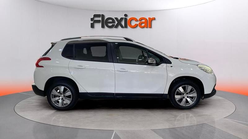Usado Peugeot 2008 Active 100 CV (73 kW) 2016 Blanco SUV
