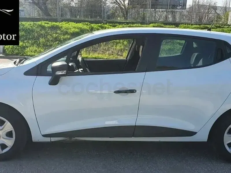 Usado Renault Clio IV Expression 75 CV (55 kW) 2014 Blanco Berlina