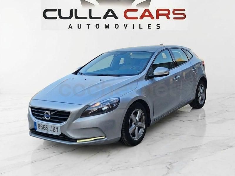 Usado Volvo V40 Kinetic 115 CV (84 kW) 2015 Gris / plata Berlina