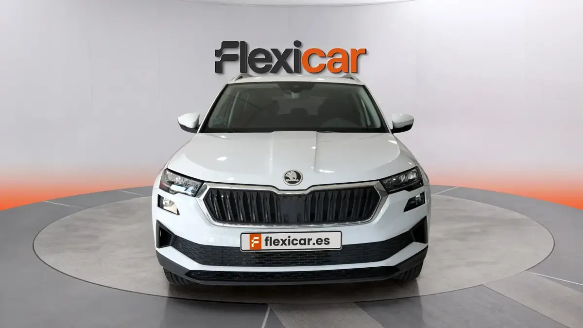 Usado Skoda Karoq Ambition 116 CV (85 kW) 2022 Blanco SUV