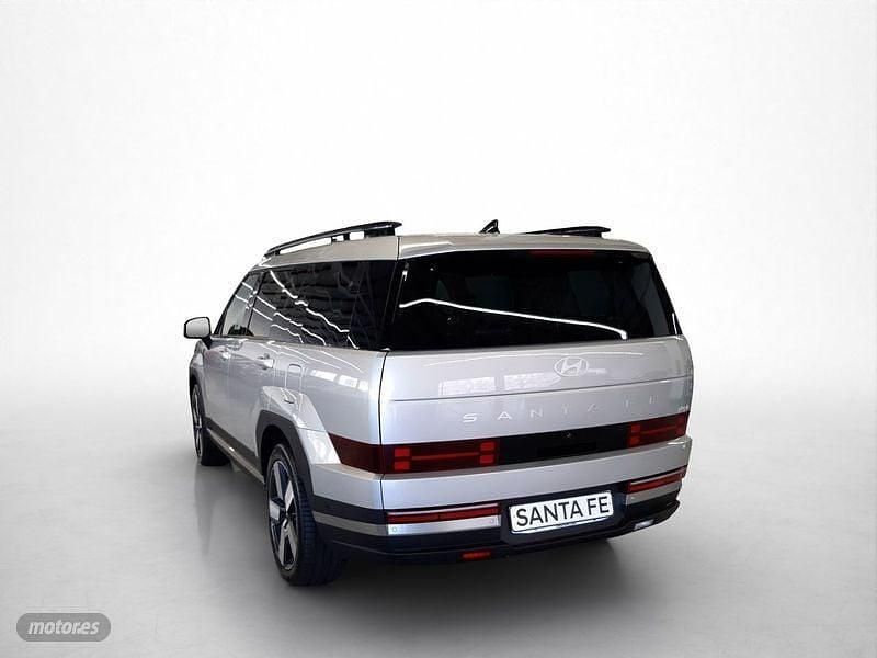Plateado Usado 2024 Hyundai Santa Fe Style SUV | 54.100 € - Imagen 1/4