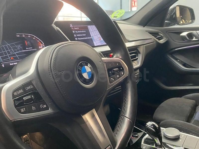 Usado BMW 118 M Sport 136 CV (100 kW) 2022 Gris / plata Utilitario