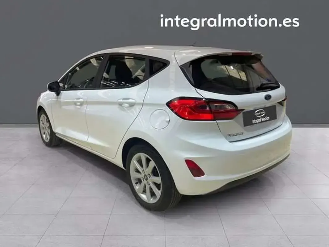 Usado Ford Fiesta Trend 75 CV (55 kW) 2020 Blanco Utilitario