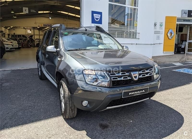 Usado Dacia Duster Lauréate 105 CV (77 kW) 2014 Gris / plata SUV