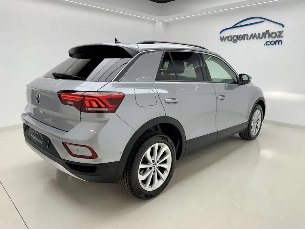 Usado VW T-Roc Life 150 CV (110 kW) 2023 Gris SUV