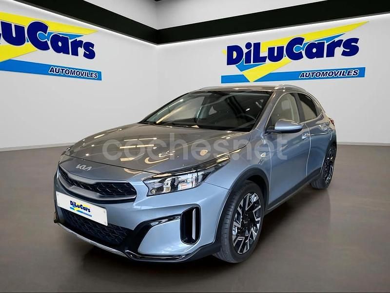 Usado Kia XCeed 120 CV (88 kW) 2023 Gris / plata SUV