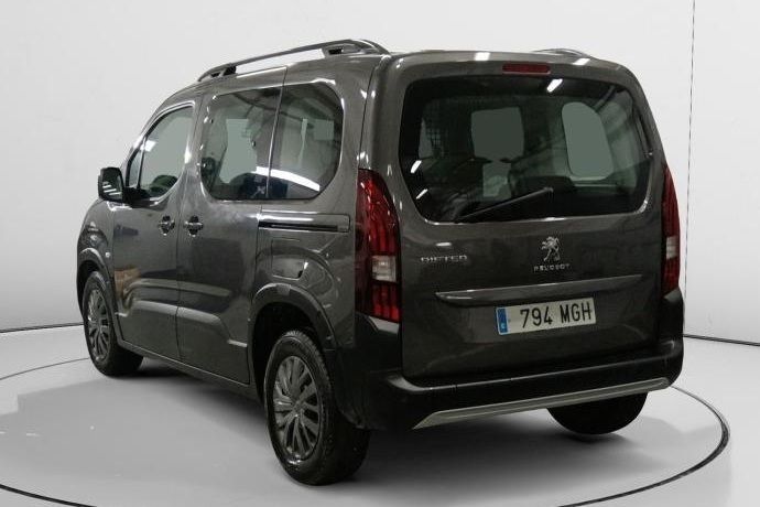 Usado Peugeot Rifter Allure 131 CV (96 kW) 2023 Monovolumen