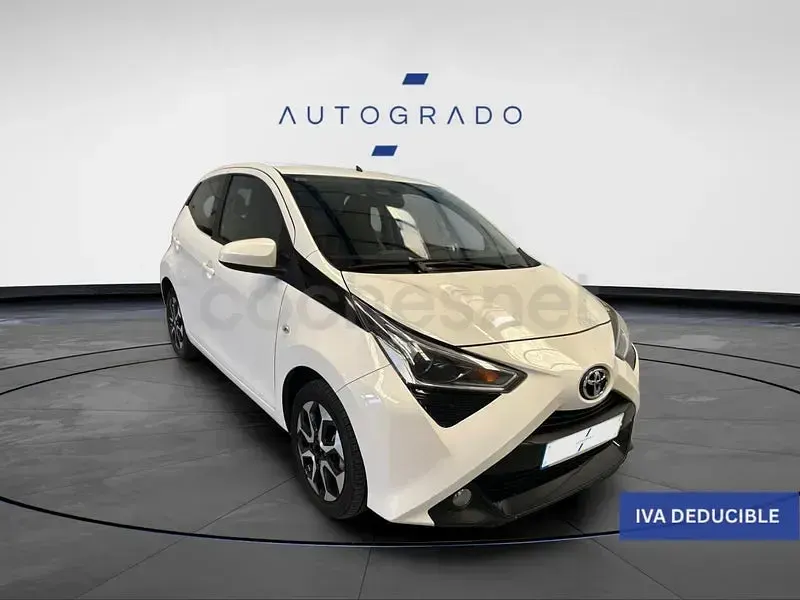 Usado Toyota Aygo X-play 72 CV (52 kW) 2019 Blanco Utilitario