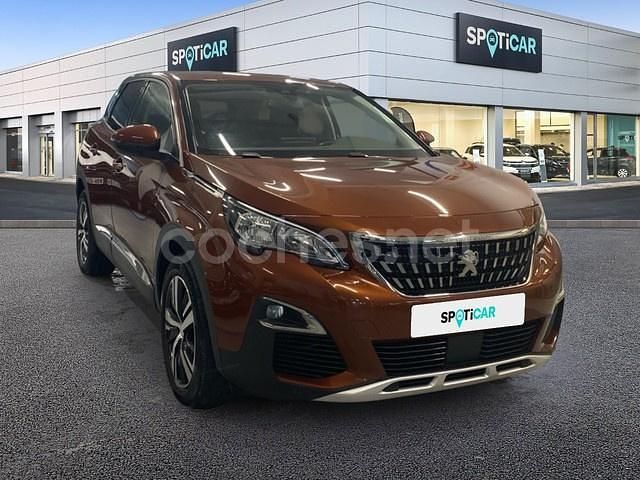 Usado Peugeot 3008 Allure 130 CV (95 kW) 2020 Naranja SUV