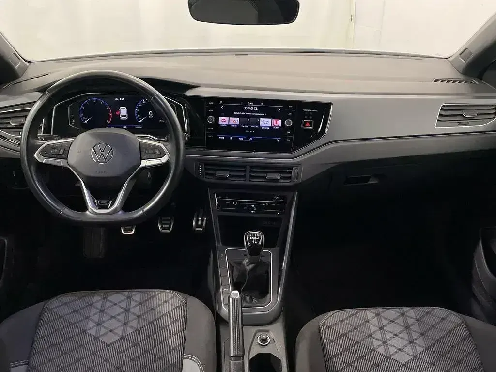 Usado VW Polo R-line 95 CV (69 kW) 2024 Blanco Utilitario