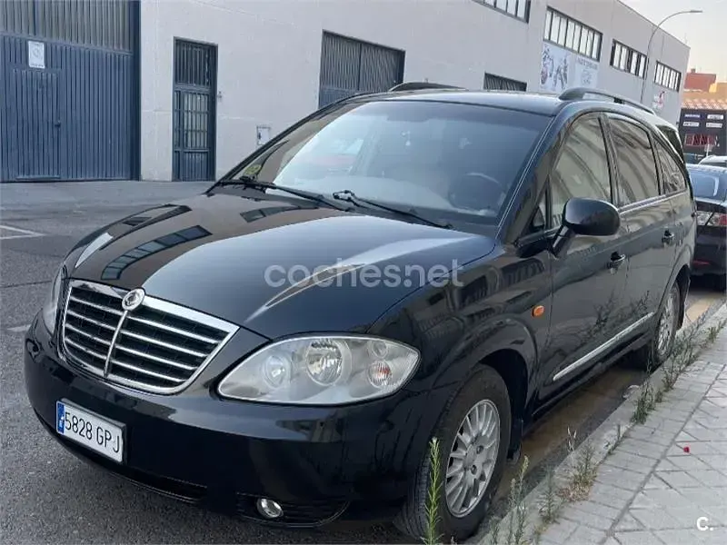 Usado SsangYong Rodius Limited 165 CV (121 kW) 2009 Negro Monovolumen