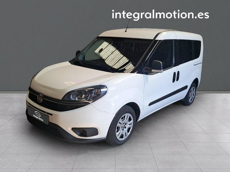 Blanco Usado 2022 Fiat Doblò Monovolumen | 13.636 € (Precio justo) - Imagen 1/4