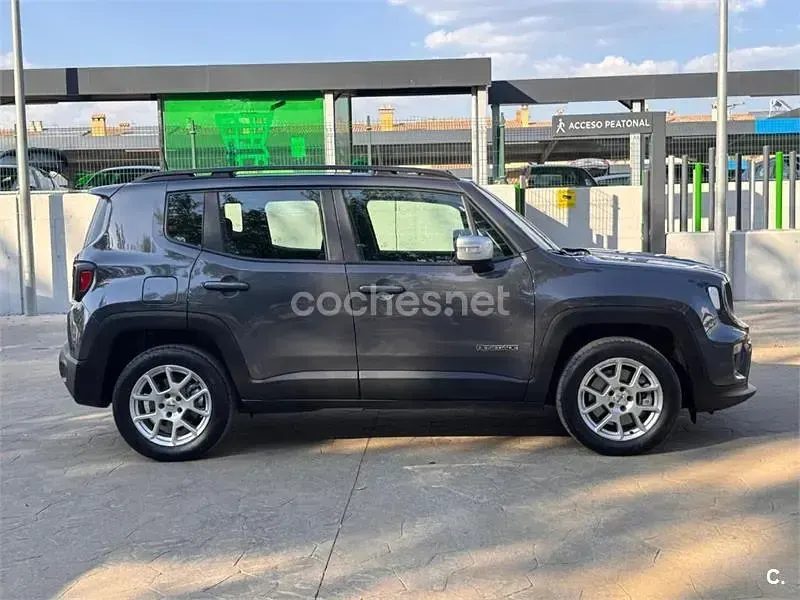 Usado Jeep Renegade 190 CV (139 kW) 2023 Gris / plata SUV
