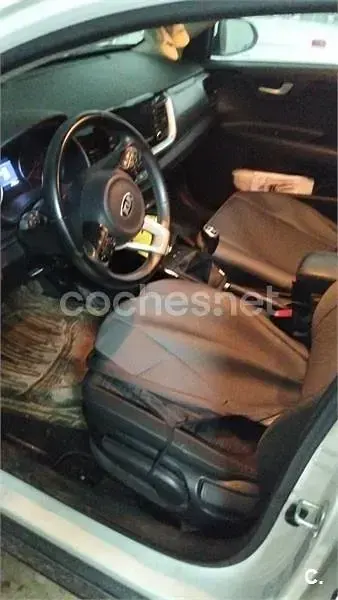 Usado Kia Stonic 115 CV (84 kW) 2019 Blanco SUV