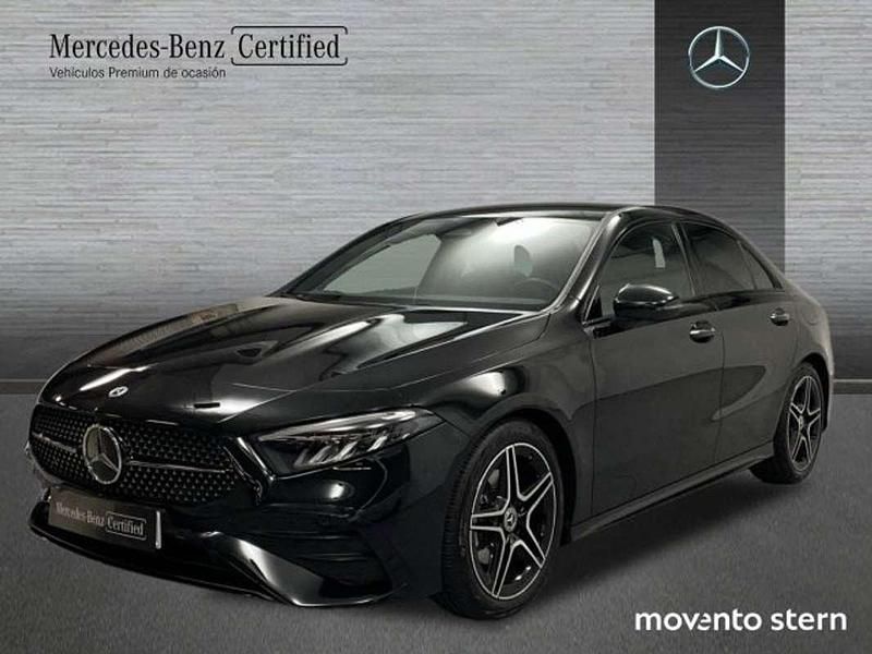 Negro cosmos Usado 2024 Mercedes A200 Advanced Berlina | 38.900 € (Caro) - Imagen 1/4