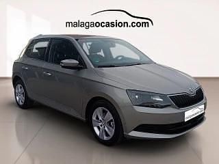 Beige Usado 2017 Skoda Fabia Ambition Berlina | 9390 € (Precio justo) - Imagen 1/4